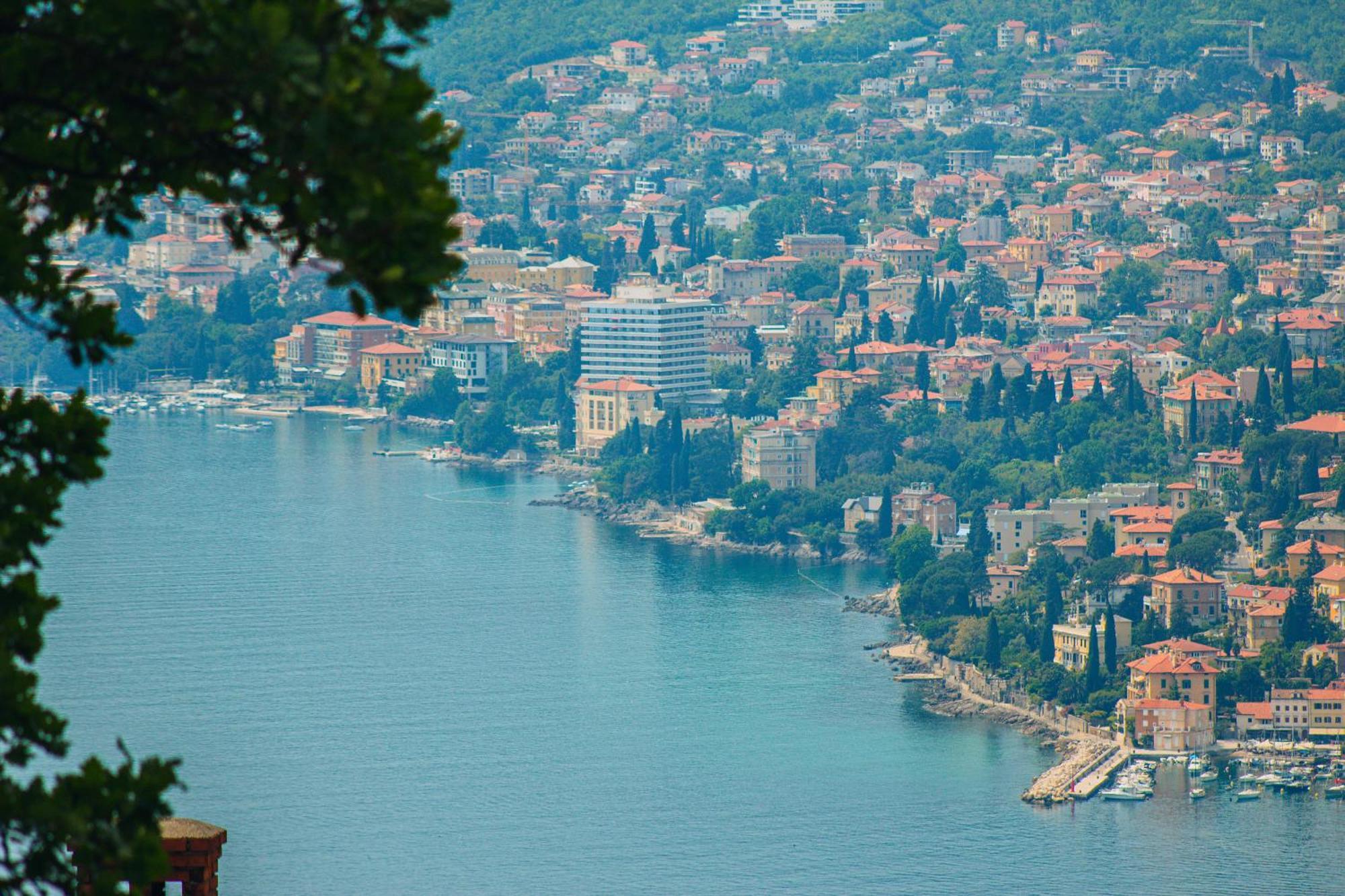Sea View Retreat With 170Mbps Wifi And Sunny Balcony Apartment Kastav Bagian luar foto